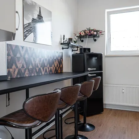 Zentrumsnah 140qm - 4 Schlafzimmer, Zwei Baeder Und Grosses Wohnzimmer Und Essbereich Eisenach