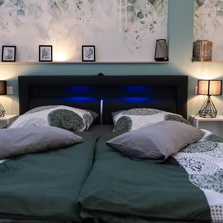 Zentrumsnah 140qm - 4 Schlafzimmer, Zwei Baeder Und Grosses Wohnzimmer Und Essbereich Eisenach