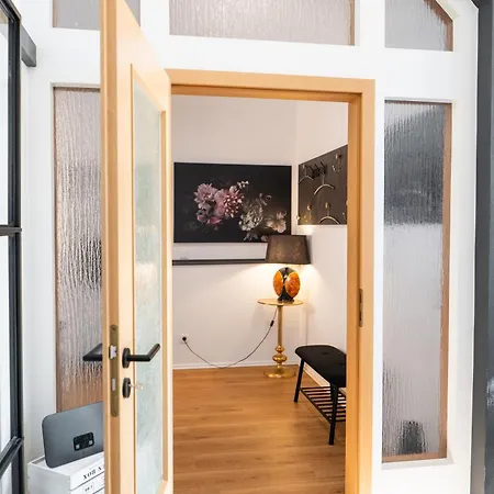 Zentrumsnah 140qm - 4 Schlafzimmer, Zwei Baeder Und Grosses Wohnzimmer Und Essbereich * Eisenach
